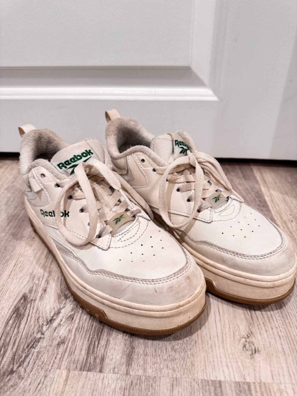 Reebok Club C Sneakers Women’s Cream White Size 7.5 Classic Casual Shoes
